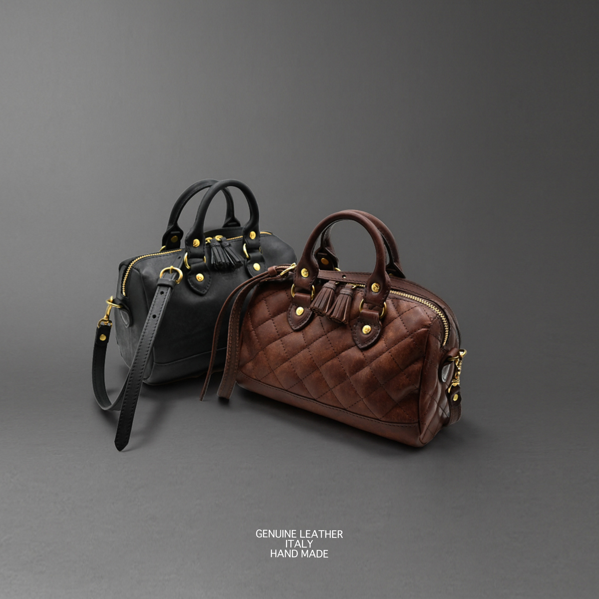 BENEFICOのブラックキルティングミニボストンバッグ。イタリアンレザーを使用し、ゴールド金具とタッセルを備えたハンドメイドバッグの正面ディスプレイ写真。